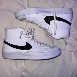 girls nike blazers mid ‘77